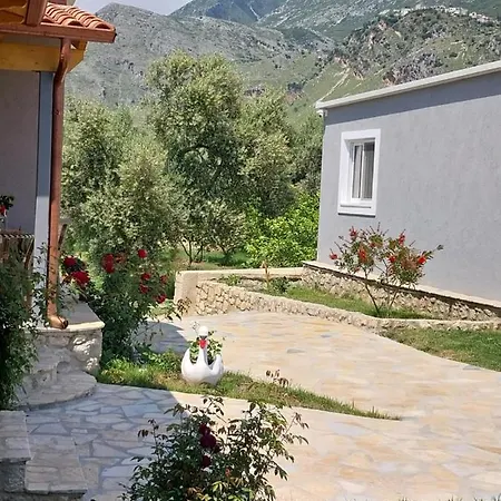 Lani Luxury Κηπαρό