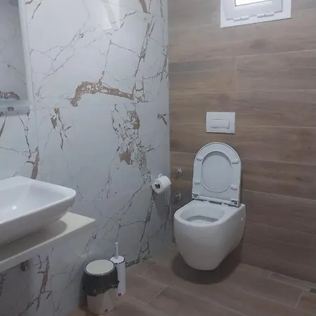 Apartment Lani Luxury Qeparo